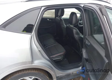 2023 Ford Escape St-Line Select z USA, uszkodzony, nr VIN 1FMCU9NA7PUA74134